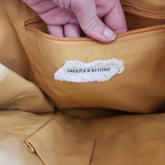 America & Beyond Life is Better with Champagne Seed Beaded Cotton & Jute Boho - Picture 8 of 13